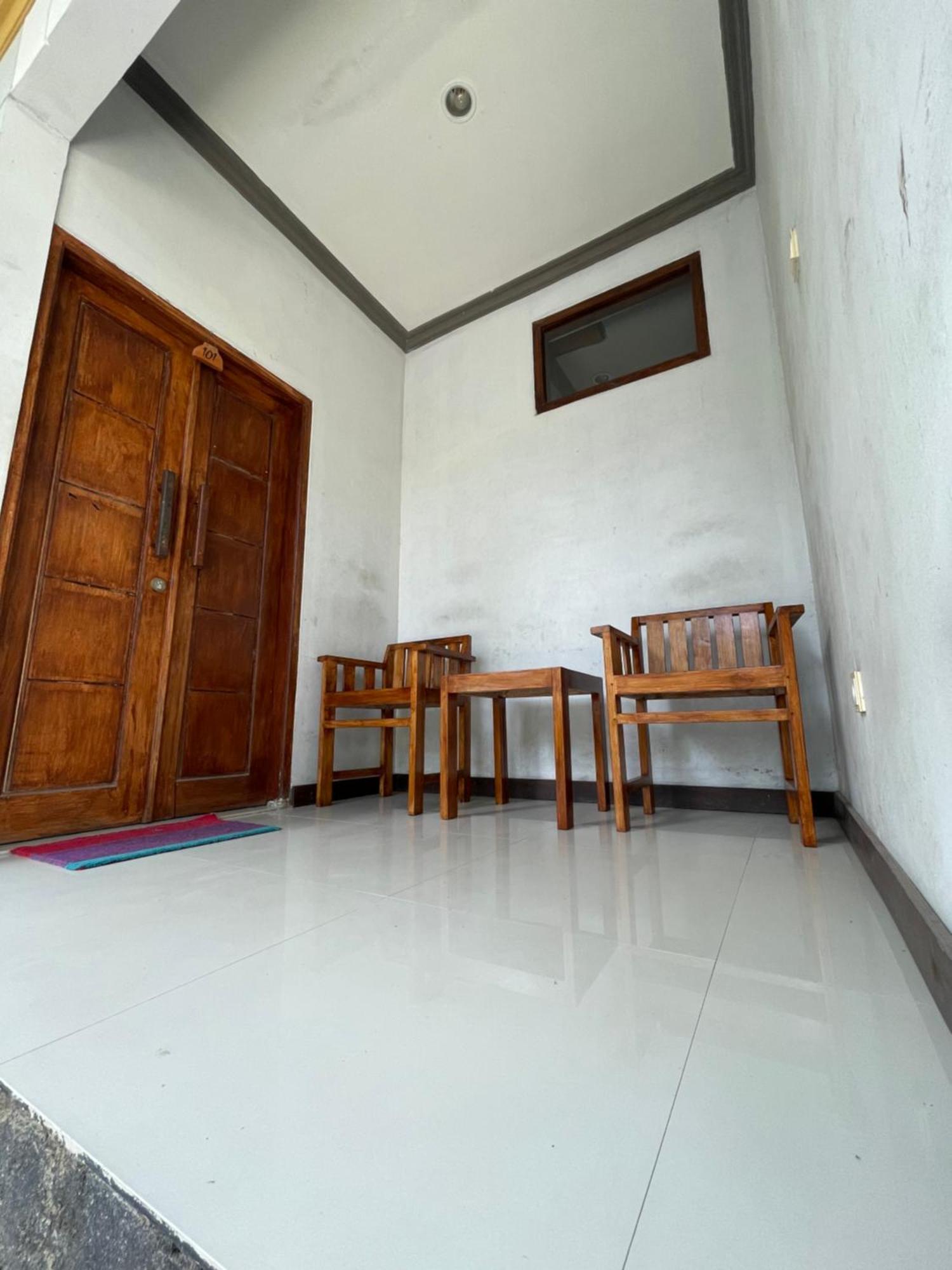Tri Putri Homestay Kuta  Exterior photo