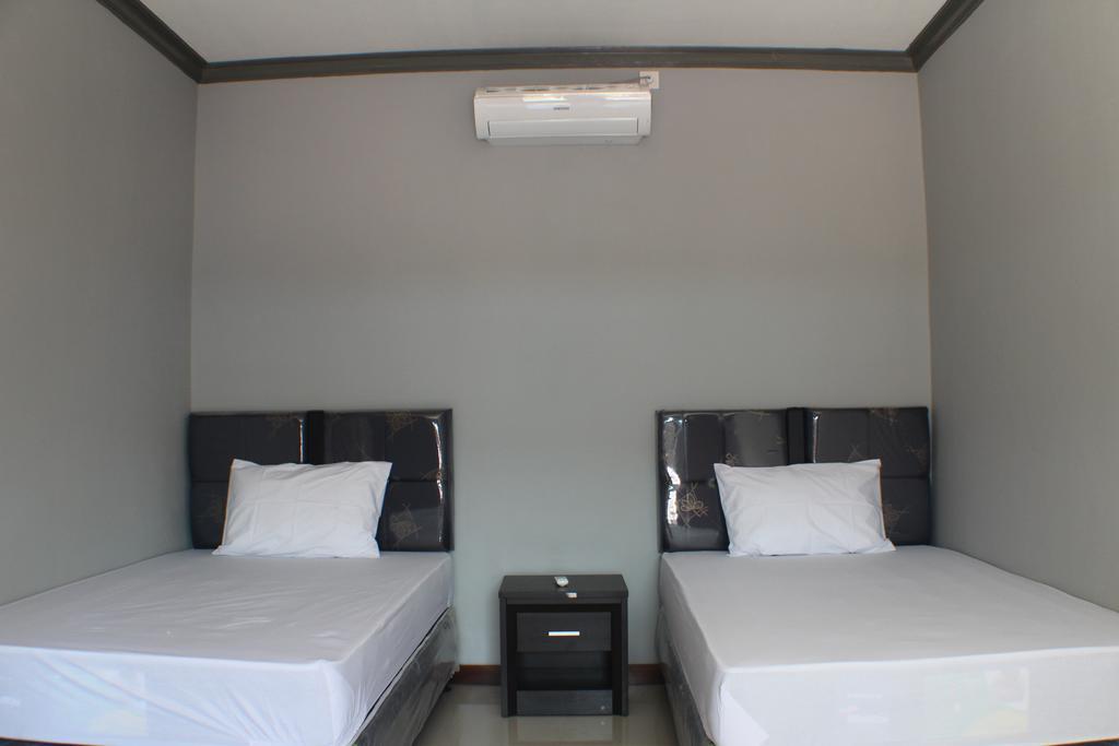 Tri Putri Homestay Kuta  Exterior photo