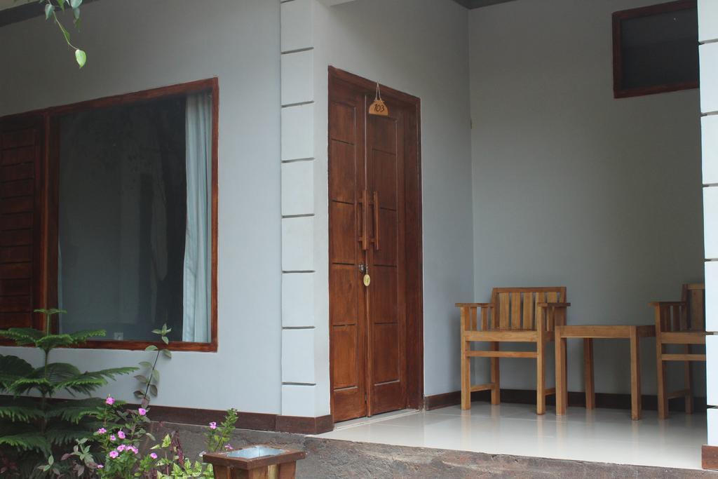 Tri Putri Homestay Kuta  Exterior photo