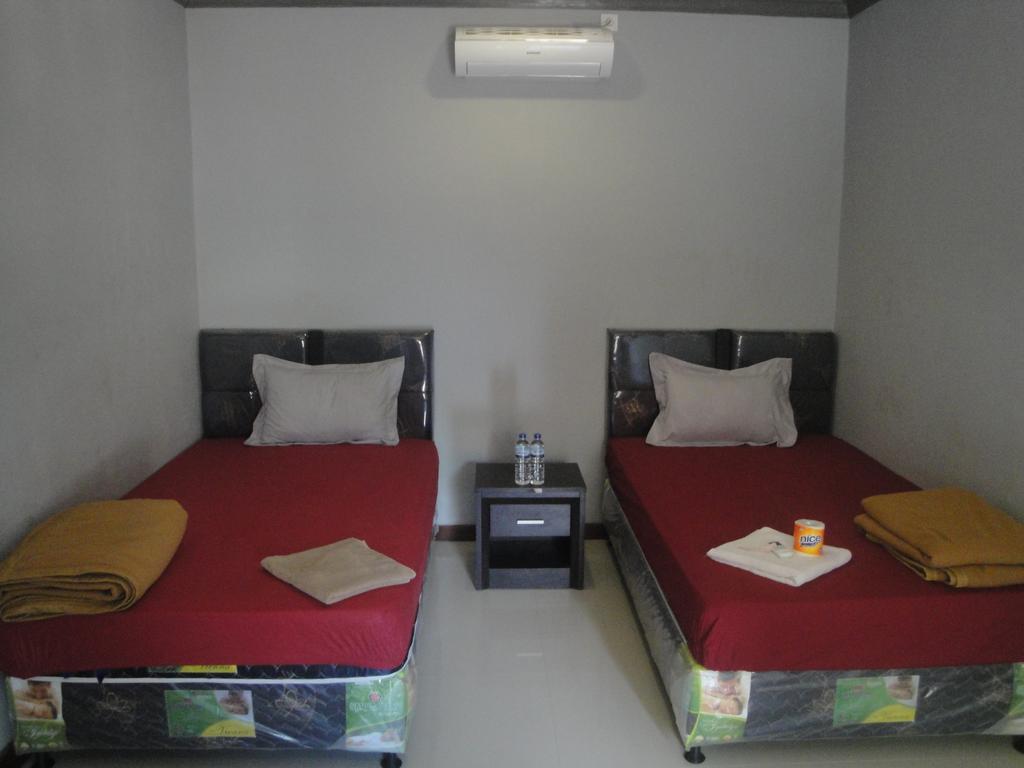 Tri Putri Homestay Kuta  Exterior photo