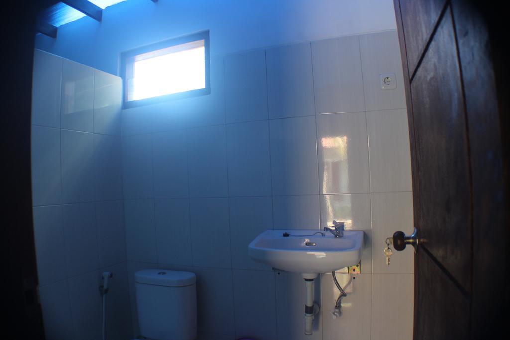 Tri Putri Homestay Kuta  Exterior photo