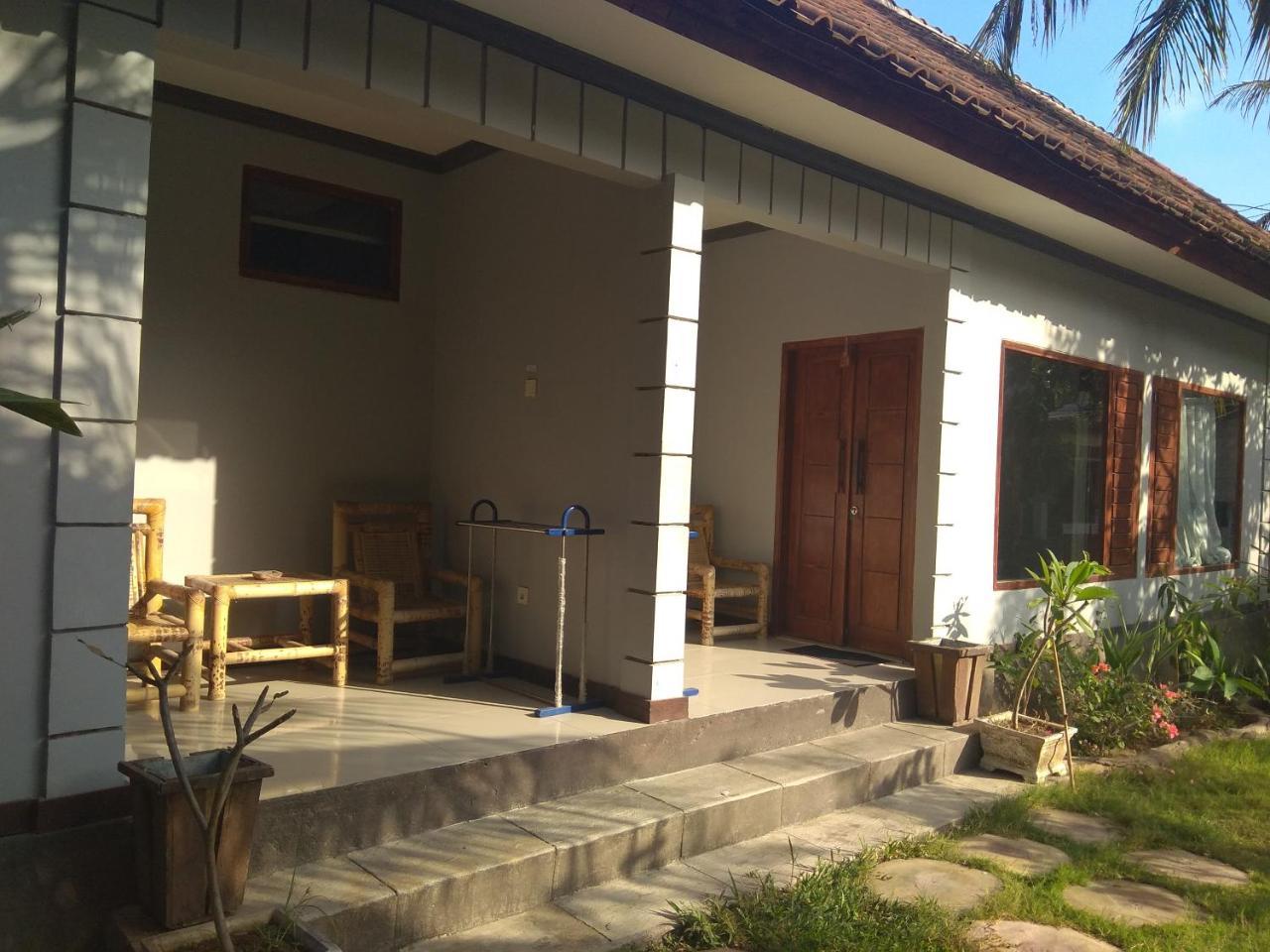 Tri Putri Homestay Kuta  Exterior photo